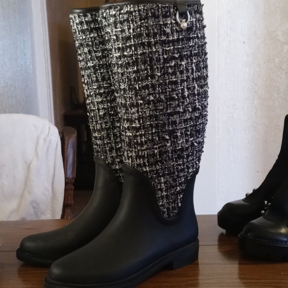 Winter or rain boots